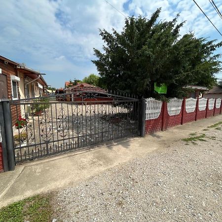 Tiszavirag Apartman Tiszakeszi Ngoại thất bức ảnh